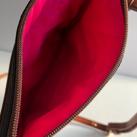 DOONEY & BOURKE 3-zip small black crossbody EUC - Picture 5 of 7